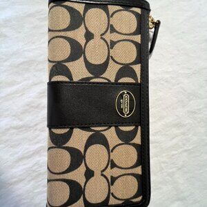 VINTAGE Coach Signature Accordion Zip Wallet